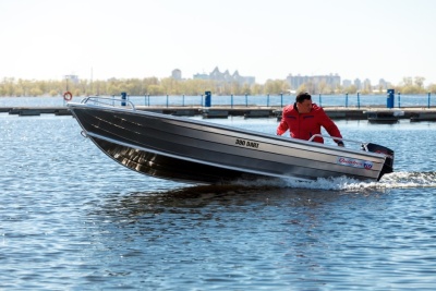 Моторная лодка FreeStyle 390